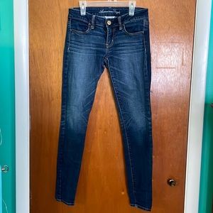 American eagle jeans size 4. Dark blue color